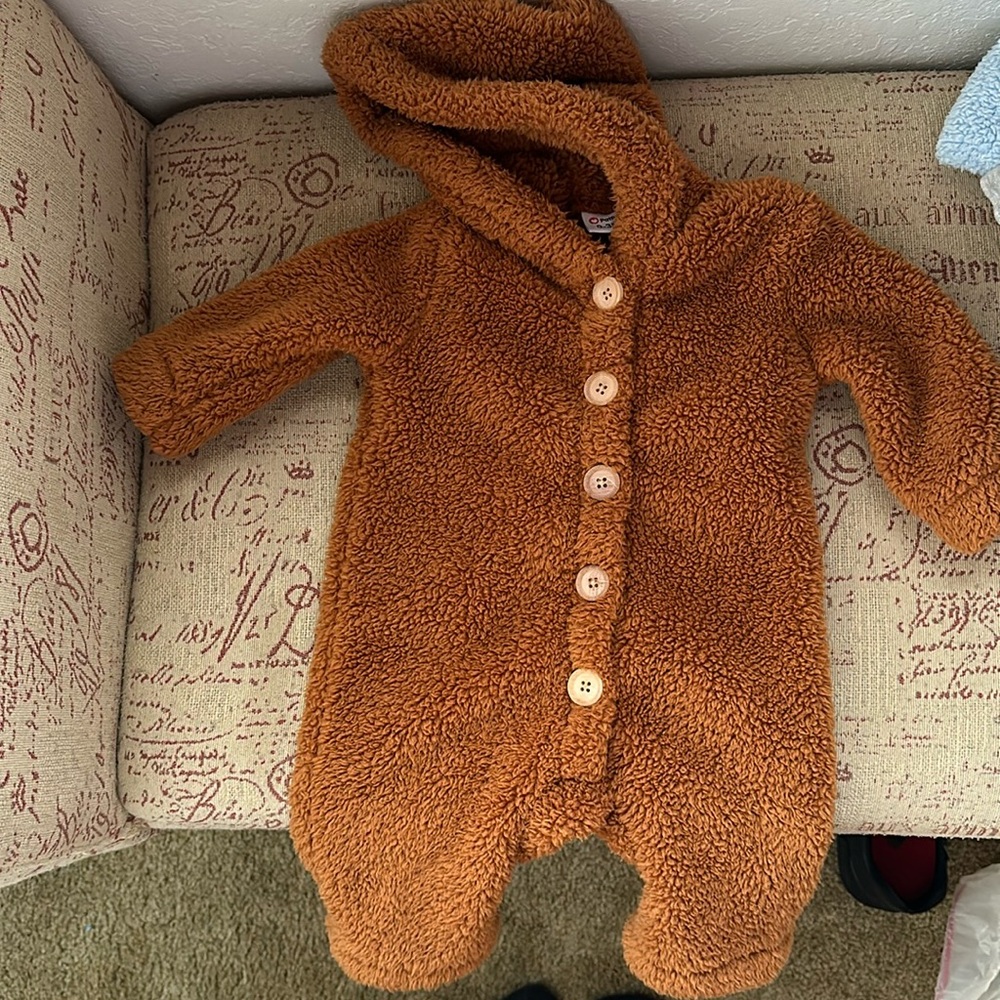 ADORABLE baby bear outfit fuzzy